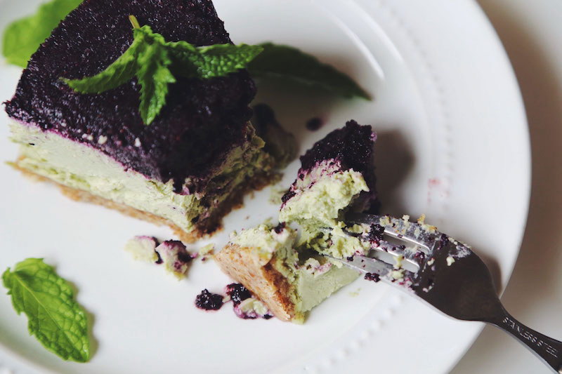 Vegan No-Bake Matcha Blueberry Lemon Cheesecake