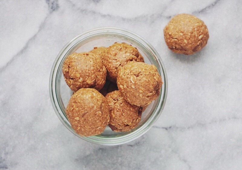 Rawmio Almond Oatmeal Cookie Dough Balls